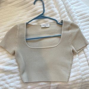 Aritzia babaton crop top shirt tight